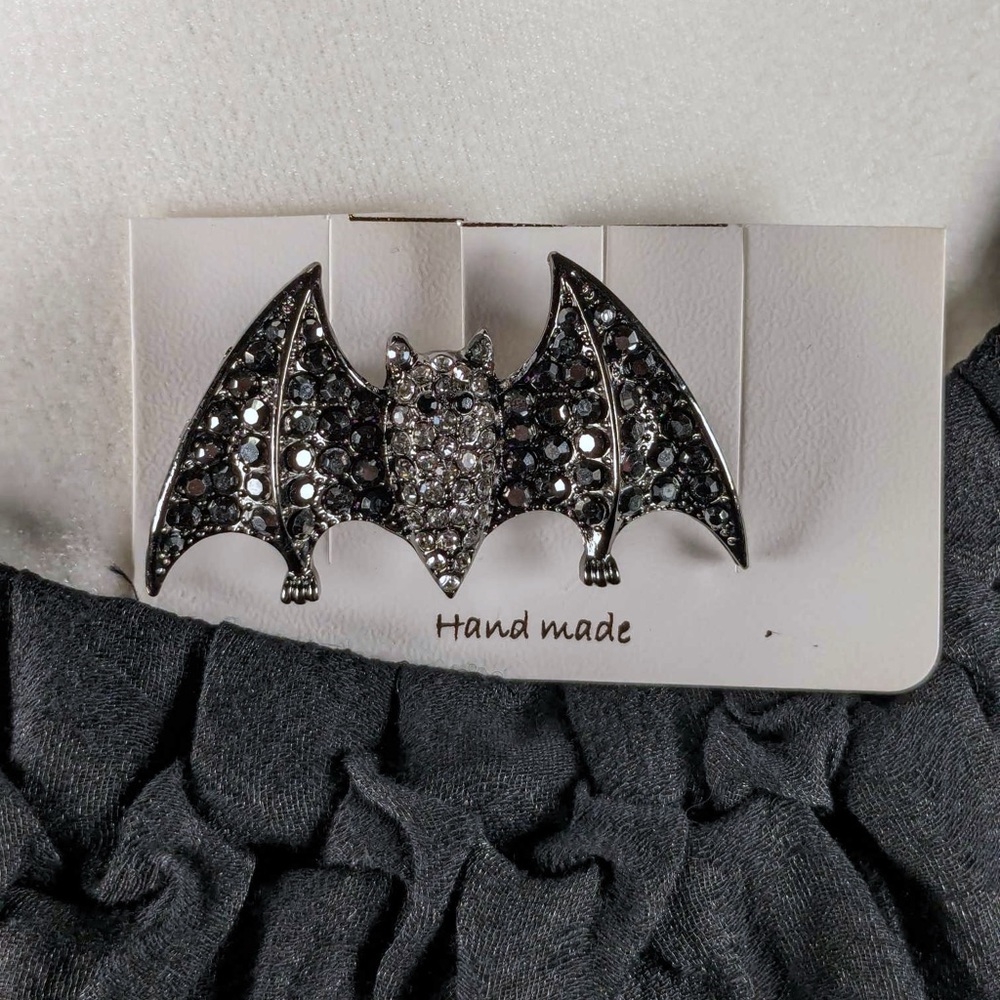 NWT Halloween Crystal Hair clip - BAT